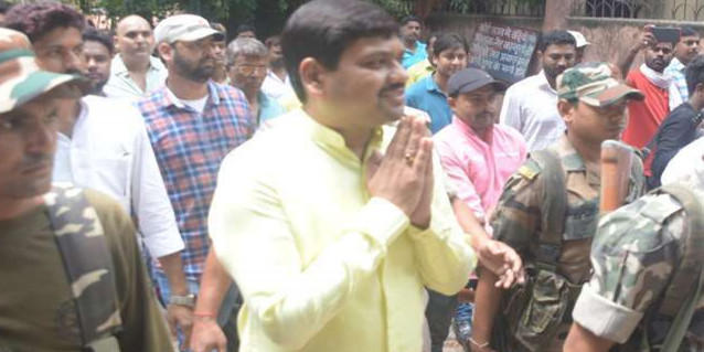 जेल में दर्द से कराह उठते बाहुबली विधायक संजीव सिंह, मेडिकल बोर्ड पता करेगा बीमारी