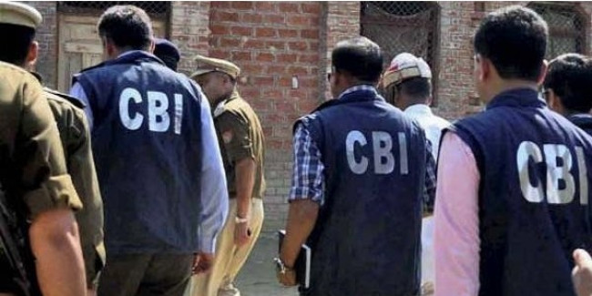 उन्नाव रेप पीड़िता एक्सीडेंट: CBI जांच के लिए सरकार तैयार, विधायक के परिजन फरार