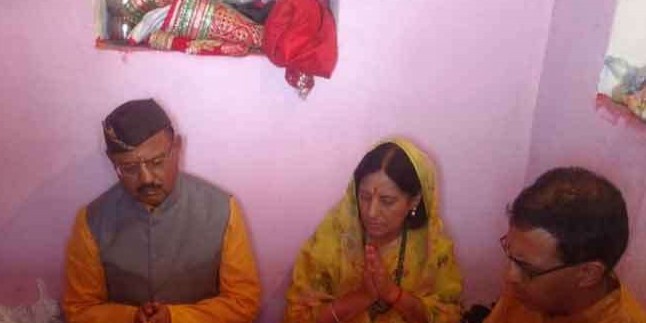 पैतृक गांव में कुलदेवी की पूजा को पहुंचे एनएसए डोभाल, ग्रामीणों ने किया स्वागत