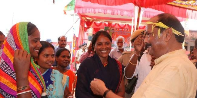 झारखंड नामधारी पार्टियां नहीं चाहती गरीबों का विकास : रघुवर