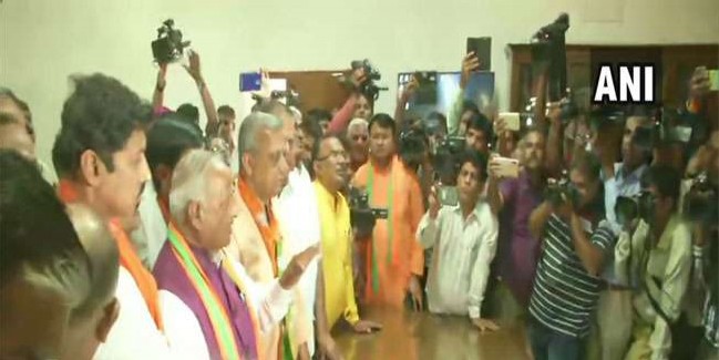 अलवर सामूहिक दुष्कर्मः राज्यवर्धन राठौर के नेतृत्व में भाजपा का प्रदर्शन