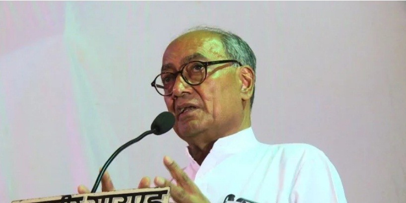 दिग्विजय सिंह ने लड़के से पूछा- खाते में 15 लाख आए क्या, जवाब सुनकर उड़े तोते