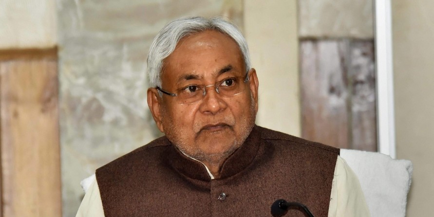 'लालू-राबड़ी सत्ता में आये तो फिर से बिजली के तार पर सुखाना पड़ेगा कपड़ा'