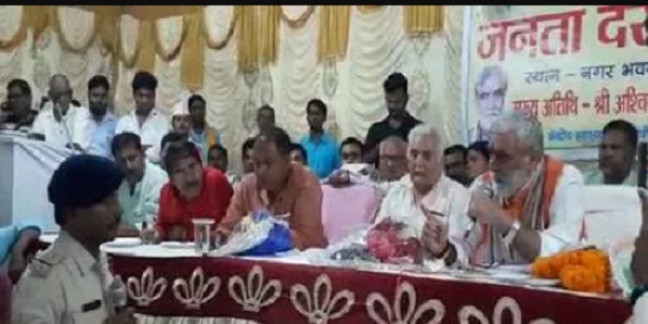 BJP कार्यकर्ता को गुंडा बताने पर भड़के अश्विनी चौबे, थानेदार को कहा- उतर सकती है आपकी वर्दी
