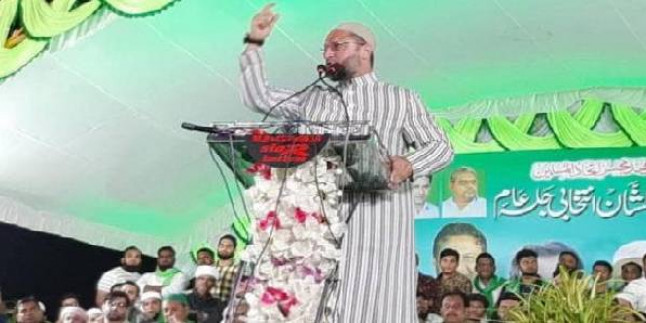 महराष्ट्र चुनाव: तिरंगा झंडे में भी हरा रंग है यह जान ले शिवसेना - असदुद्दीन ओवैसी