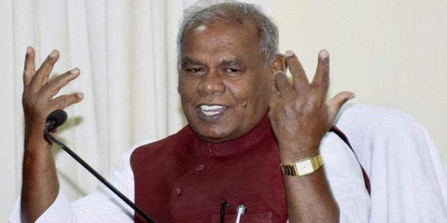 मां-बेटे, भाई-बहन का किस सही तो आजम खान का बयान गलत क्यों: जीतन राम मांझी