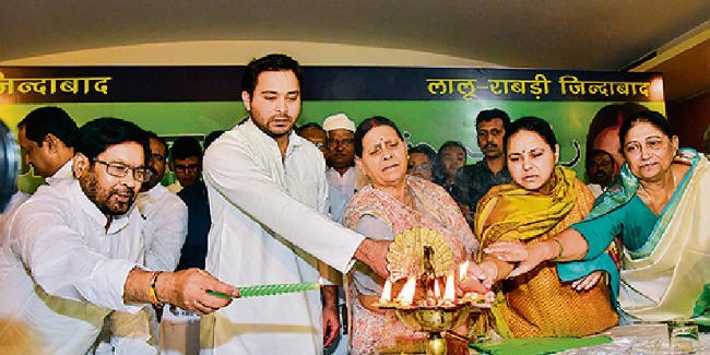 गठबंधन की बात बेबुनियाद, मेरी नजर पार्टी में विरोधियों पर भी है
