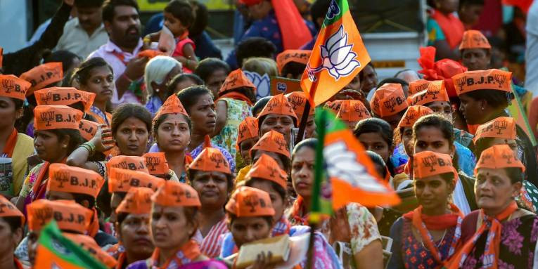 पश्चिम बंगाल में बढ़ती हिंसा के बीच बीजेपी ने राष्ट्रपति से की टीएमसी की शिकायत