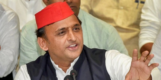 बीजेपी जिससे घोषणापत्र पढ़वाती है, उसे दोबारा टिकट नहीं देती: अखिलेश यादव
