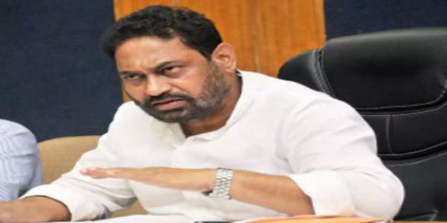 महाराष्ट्र के पूर्व मंत्री नितिन राउत ने प्रधानमंत्री को उपहार में मिली आंबेडकर की प्रतिमा की नीलामी का किया विरोध