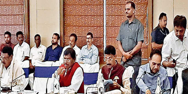 मंडलीय समिति की बैठक, सांसदों ने रखीं मांगें, कहा- रेलवे जोनल कार्यालय से कम कुछ भी मंजूर नहीं