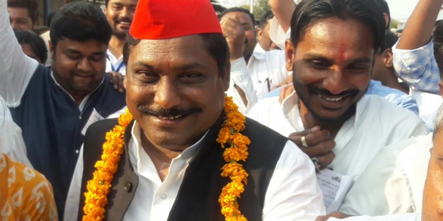 ‘ऑपरेशन भारतवर्ष’ में खुलासा- SP सांसद ने उपचुनाव पर फूंके 7 करोड़, कालेधन के लिए सिस्टम तैयार