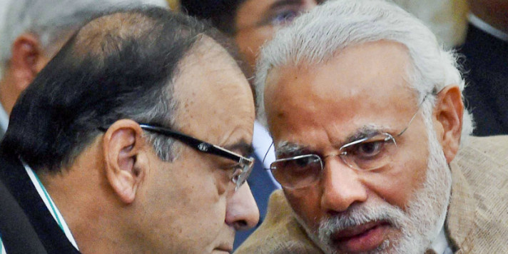दिवंगत अरुण जेटली के घर पहुंच भावुक हुए PM मोदी, परिवार से की मुलाकात