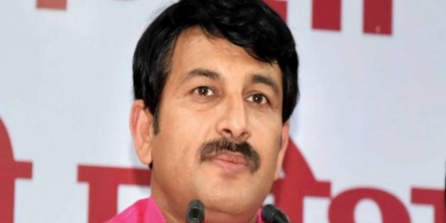 अरविंद केजरीवाल ने बताया नाचने वाला तो मनोज तिवारी बोले- पूर्वांचलियों का अपमान