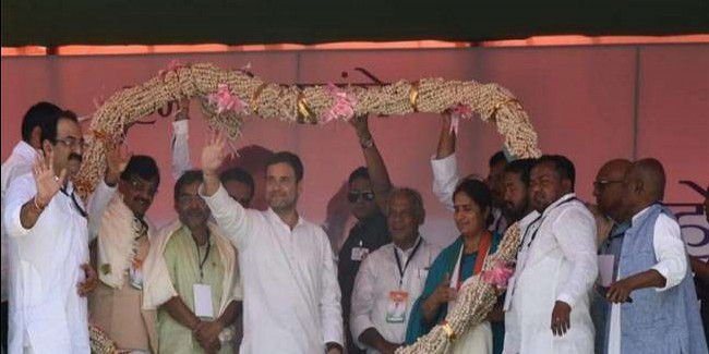 बिहार: सुपौल में मंच से बोले राहुल गांधी-बिहार का चौकीदार बहुत ही ईमानदार होता है