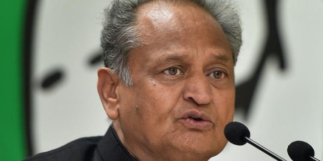 गहलोत बोले- मच्छर को कपड़े पहनाना, हाथी को गोद में झुलाना और तुमसे सच बुलवाना असंभव है मोदी