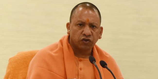 सीएम योगी की सख्ती के बाद वीआरएस के लिए छांटे गए 30 अधिकारियों के नाम