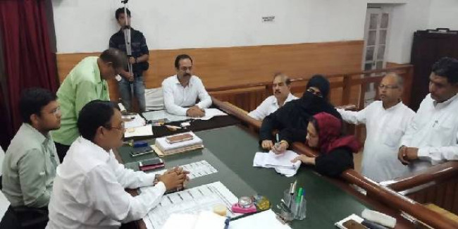 रामपुर उपचुनाव: 30 लाख का जुर्माना भरने के बाद तंजीन फातिमा ने भरा नामांकन, आजम खां भी हुए शामिल