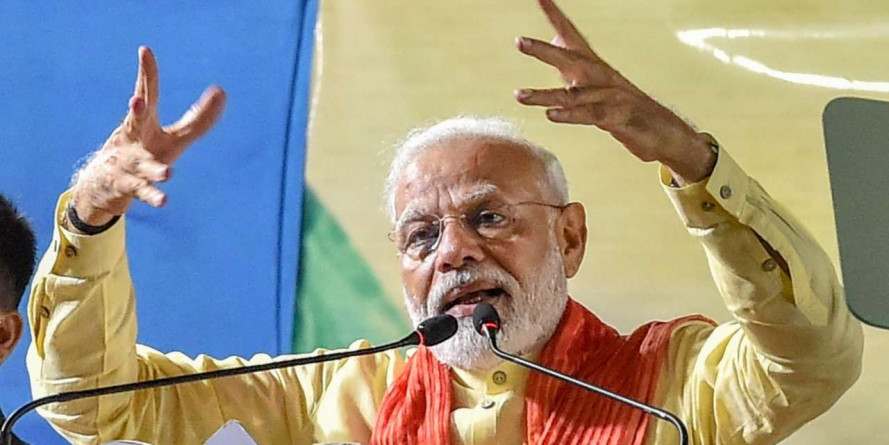 पत्रकारों पर पसीजा पीएम नरेंद्र मोदी का दिल, बोले- संडे को तो छुट्टी ले लेते