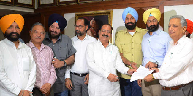 Disqualify 7 Cong MLAs: SAD-BJP