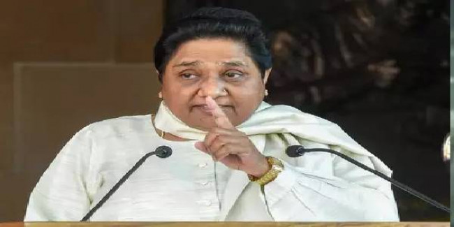 मायावती ने केंद्र सरकार के आर्थिक मोर्च पर उठाए गए कदम को बताया नाकाफी