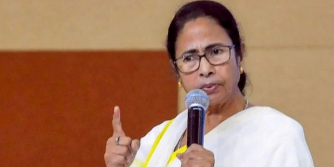 अंतरराष्ट्रीय लोकतंत्र दिवस पर ममता का मोदी सरकार पर हमला, कहा- देश में 'सुपर इमरजेंसी' जैसे हालात
