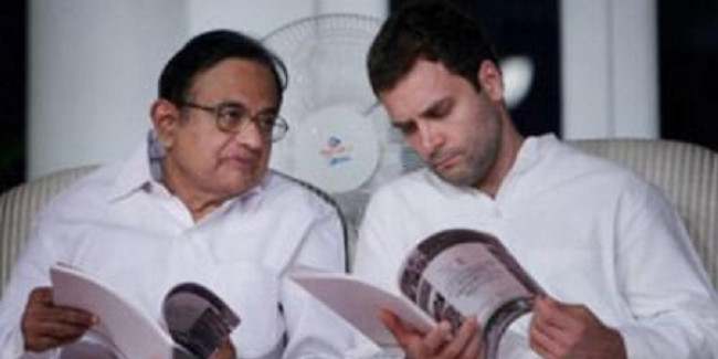 पी चिदंबरम से मिलने तिहाड़ जेल पहुंचे राहुल गांधी, प्रियंका गांधी और कार्ति चिदंबरम