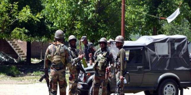 कुपवाड़ा में मुठभेड़ जारी, 3 आतंकी घिरे
