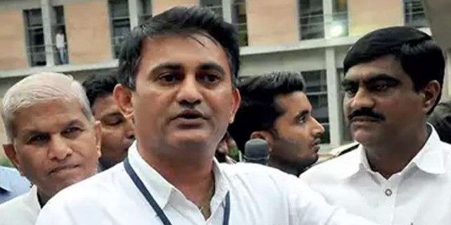 सोशल मीडिया में ट्रोल हुए गुजरात के नेता विपक्ष, नहीं कर पाए राष्ट्रगान व गीत में अंतर