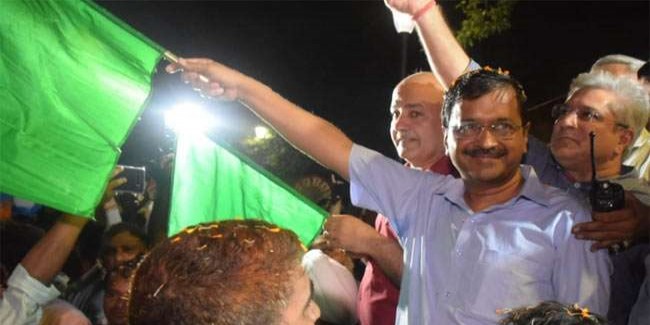 मुख्यमंत्री तीर्थ यात्रा योजना की पहली ट्रेन दिल्ली से पंजाब रवाना, CM केजरीवाल ने दिखाई हरी झंडी