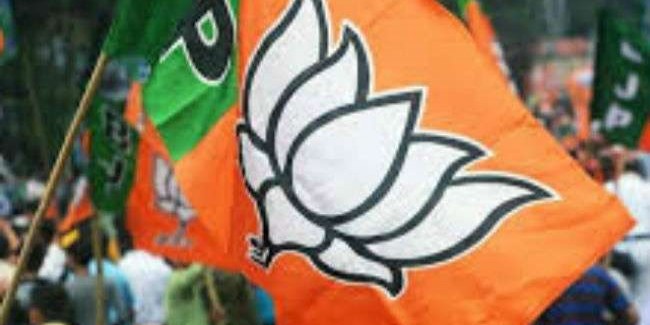 जेपी नड्डा की ताजपोशी पर बांटे लड्डू, दी बधाई