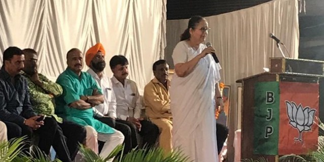 ताई अब भी सक्रिय, समाज ने की उनके बेटे के लिए टिकट की मांग