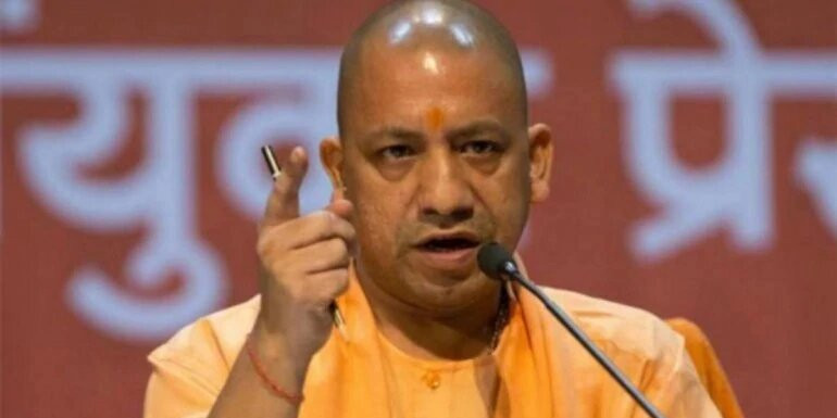 योगी सरकार का भ्रष्टाचार पर वार: 7 पुलिस अफसरों को जबरन किया रिटायर