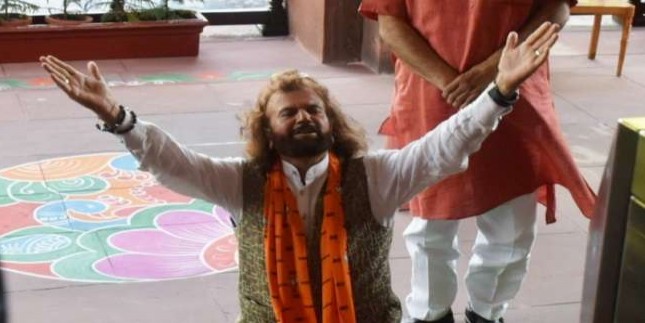 NDA संसदीय दल की बैठक में शामिल हुए दिल्ली के सभी सांसद, हंसराज हंस का ऐसा रहा अंदाज