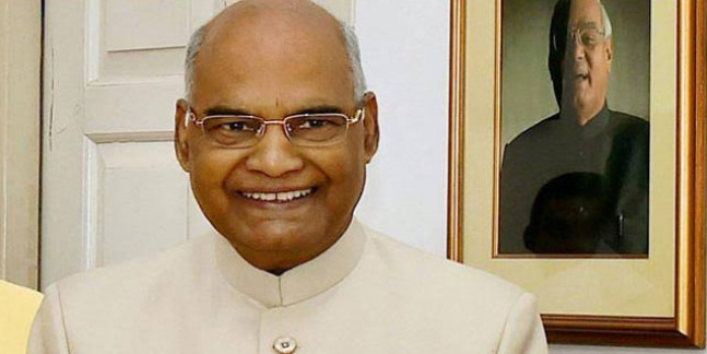 पीएम मोदी की मां हीराबा से मिले राष्ट्रपति कोविंद, करीब 30 मिनट रुककर जाना हालचाल