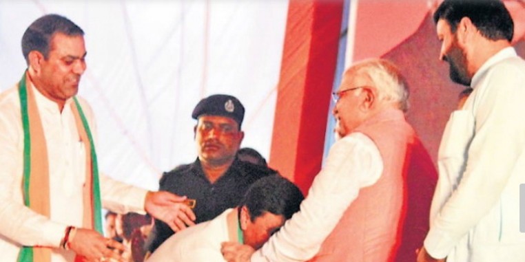 पौने पांच साल से सरकार का समर्थन कर रहे पूंडरी के निर्दलीय विधायक दिनेश कौशिक बने पूरे भाजपाई