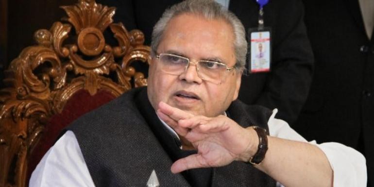 Governor undertakes aerial reconnaissance of Amarnath Yatra routes