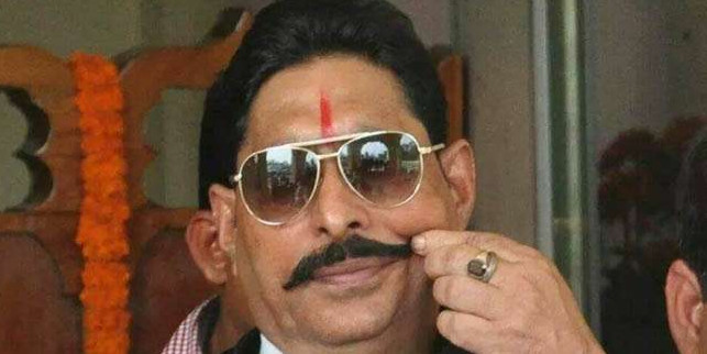 बाहुबली विधायक अनंत सिंह के घर से मिला AK 47, दो बम भी मिले, छोपमारी जारी
