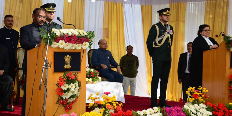 गिरीश चंद्र मुर्मू ने जम्मू-कश्मीर के उपराज्यपाल पद की शपथ ली, आर के माथुर बने लद्दाख के पहले LG