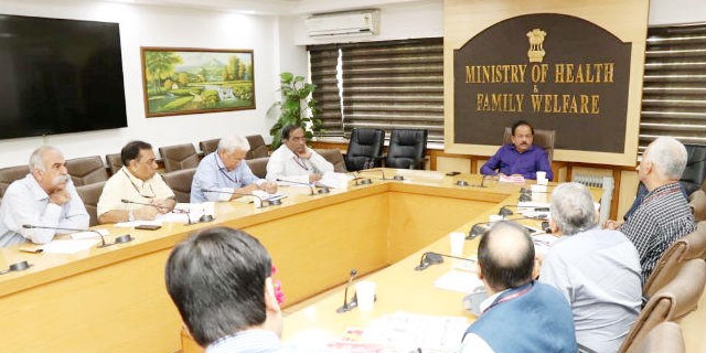 AES / JE से निबटने के लिए डॉ हर्षवर्धन ने तैनात किये बाल रोग चिकित्सकों और अर्द्ध चिकित्साकर्मियों की केंद्रीय टीम