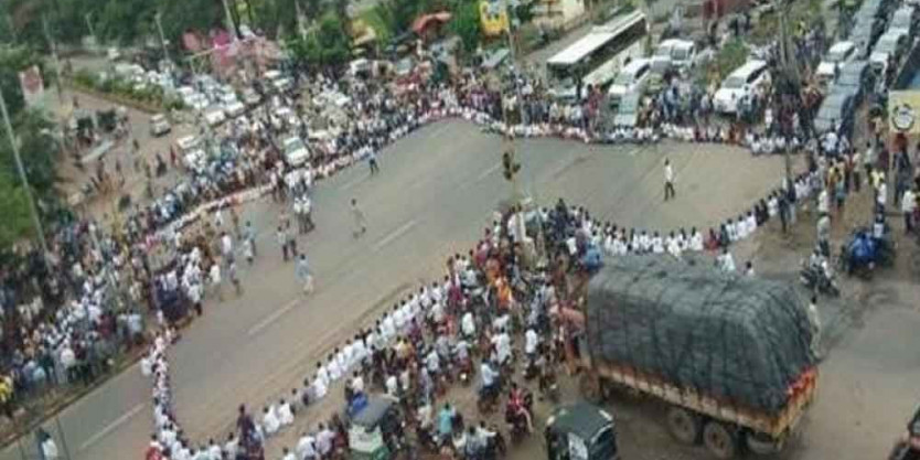 NMC Bill: Police detains doctors during protest in Vijayawada