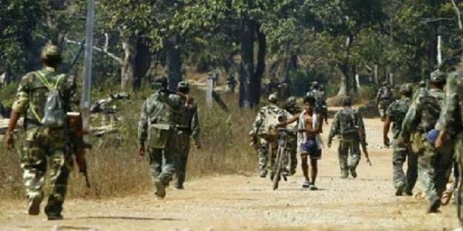 रांची में नक्सलियों से मुठभेड़ में दो जवान शहीद, सीएम बोले- अंतिम सांसें ले रहा नक्सलवाद: झारखंड