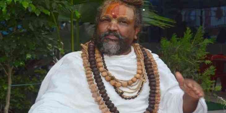 गोडसे को देशभक्त कहने वाली साध्वी प्रज्ञा पर दर्ज हो देशद्रोह का केस : कंप्यूटर बाबा