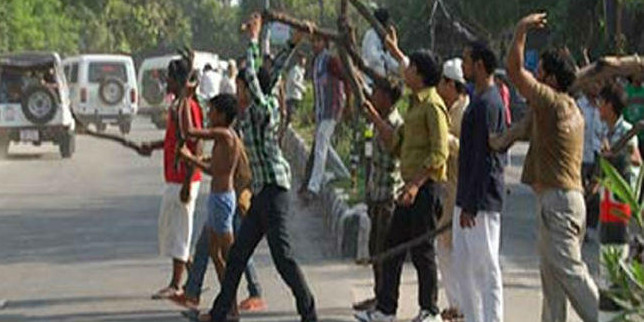 भाजपा कार्यालय में तोड़फोड़ के बाद पथावरोध, बूथ अध्यक्ष के अपहरण की कोशिश