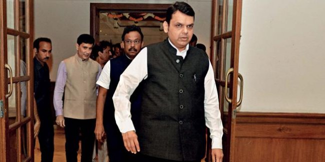 महाराष्ट्र से लेकर कर्नाटक- गुजरात और राजस्थान तक कांग्रेस में बगावत और नाराजगी, राधाकृष्ण पाटिल मिले देवेंद्र फडणवीस से
