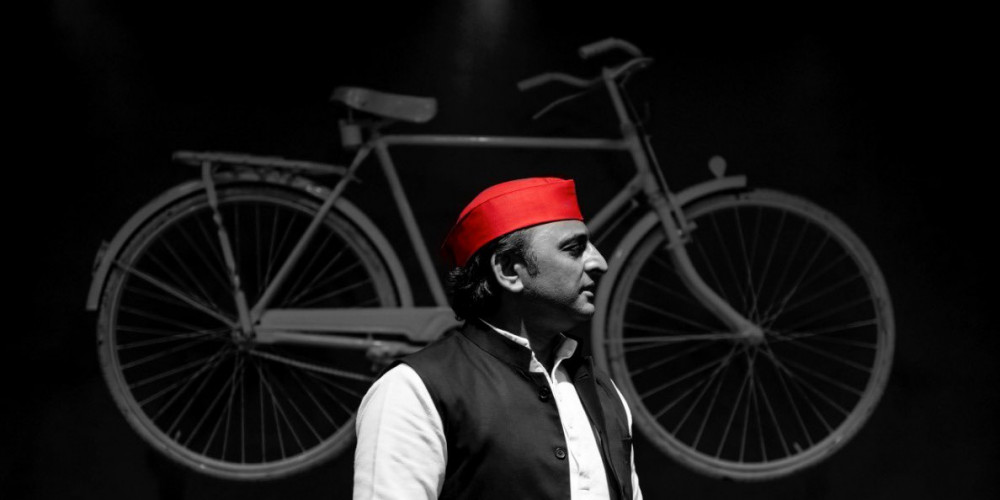'महाराष्ट्र के मुख्यमंत्री और उप मुख्यमंत्री के बाद राज्यपाल को भी देना चाहिए इस्तीफा'