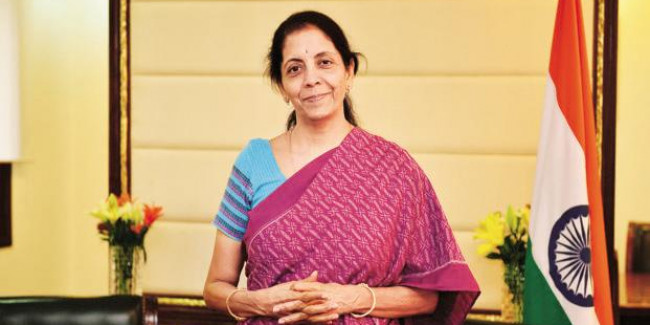 काशी आएंगी वित्तमंत्री निर्मला सीतारमण, अर्थव्यवस्था मजबूत करने के लिए सरकार ने काम शुरू किया