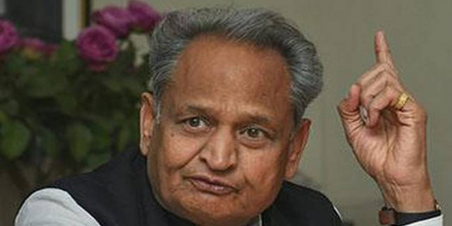 सीएम गहलोत का सॉफ्ट हिन्दुत्व कार्ड और अवैध बजरी खनन पर सुप्रीम कोर्ट का नोटिस