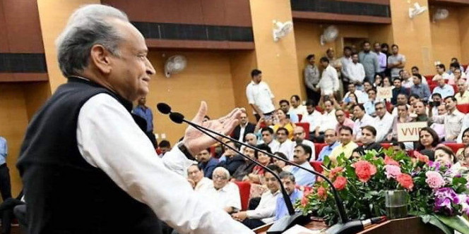 एक व्यक्ति के दुर्व्यवहार के कारण चिकित्सकों का हड़ताल पर चले जाना गलत : गेहलोत