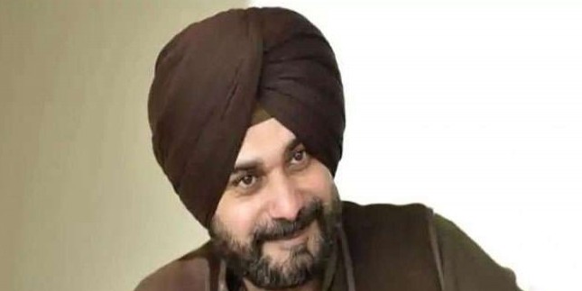 नवजोत सिद्धू बने 'पहेली' और टेंशन में कांग्रेस व सरकार, गुरु की चुप्पी से सियासी कयासबाजी तेज